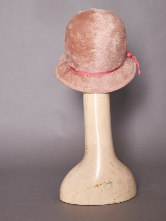 1960s Cloche Style Pink and Mauve Hat